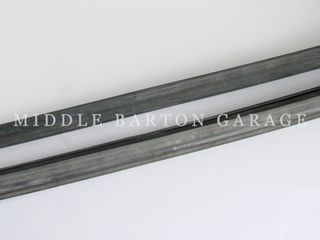 WINDSCREEN FRAME SEAL ON SIDE 12/1500 CABRIOLET (PAIR)